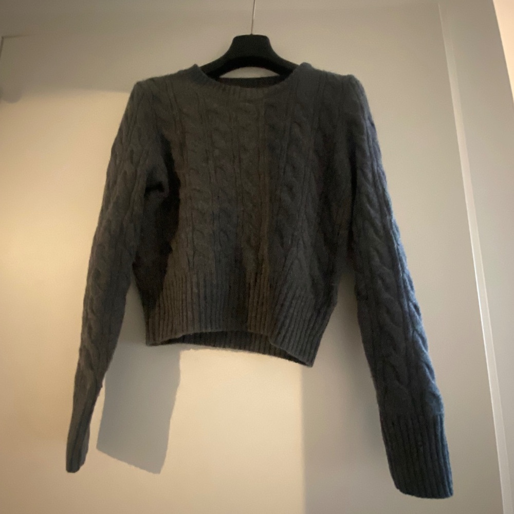 Cropped J. Crew Cable-Knit Cashmere Sweater - XS.